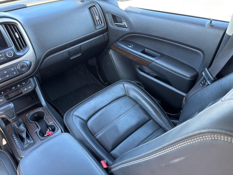 GMC Canyon Vehicle Image 15