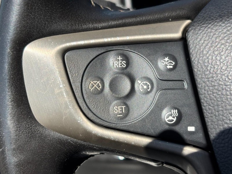 GMC Canyon Vehicle Image 19