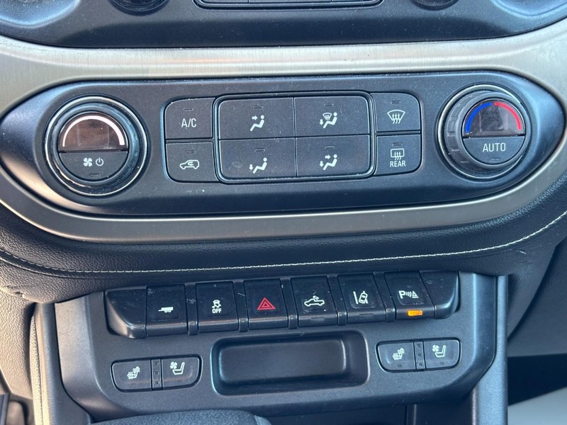 GMC Canyon Vehicle Image 25