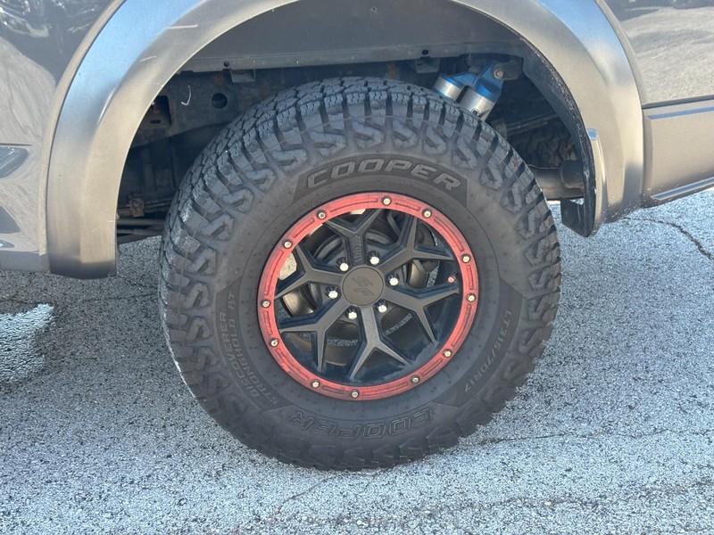 Ford F-150 Vehicle Full-screen Gallery Image 11