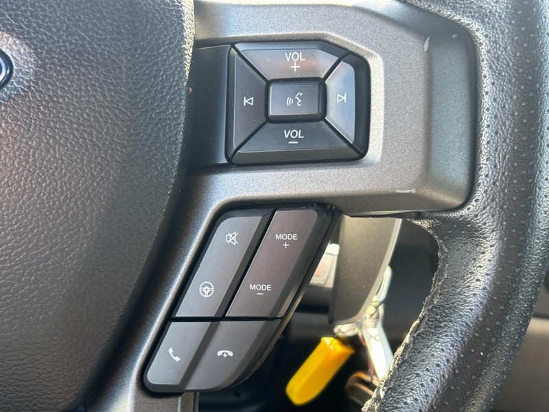 Ford F-150 Vehicle Full-screen Gallery Image 19