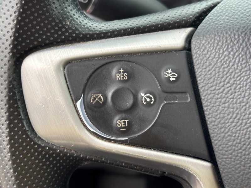 GMC Acadia Vehicle Full-screen Gallery Image 20