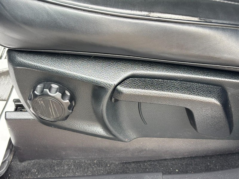 Ford Ranger Vehicle Full-screen Gallery Image 16