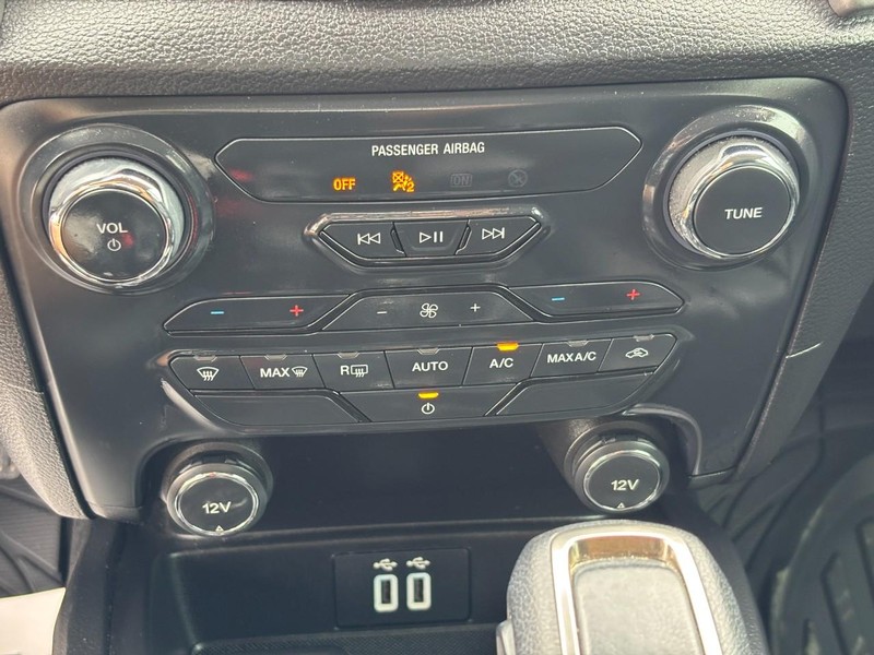 Ford Ranger Vehicle Full-screen Gallery Image 23