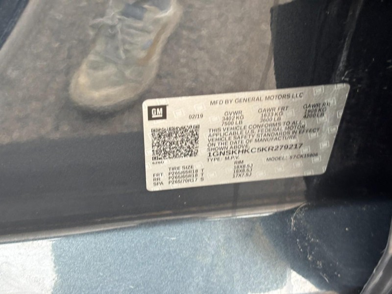 Chevrolet Suburban Vehicle Full-screen Gallery Image 24