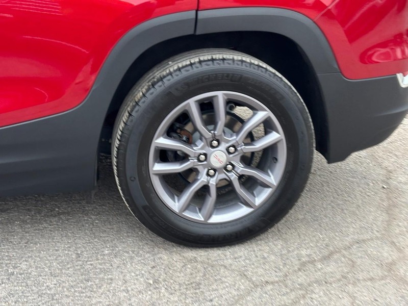 GMC Terrain Vehicle Full-screen Gallery Image 11