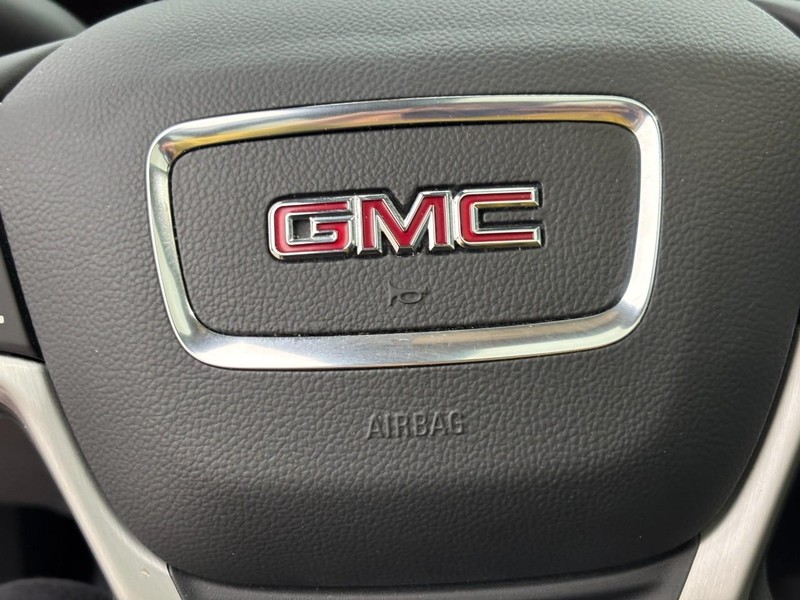 GMC Terrain Vehicle Full-screen Gallery Image 19