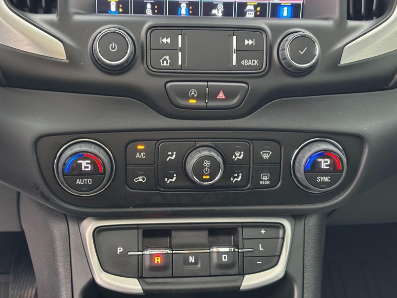 GMC Terrain Vehicle Full-screen Gallery Image 24