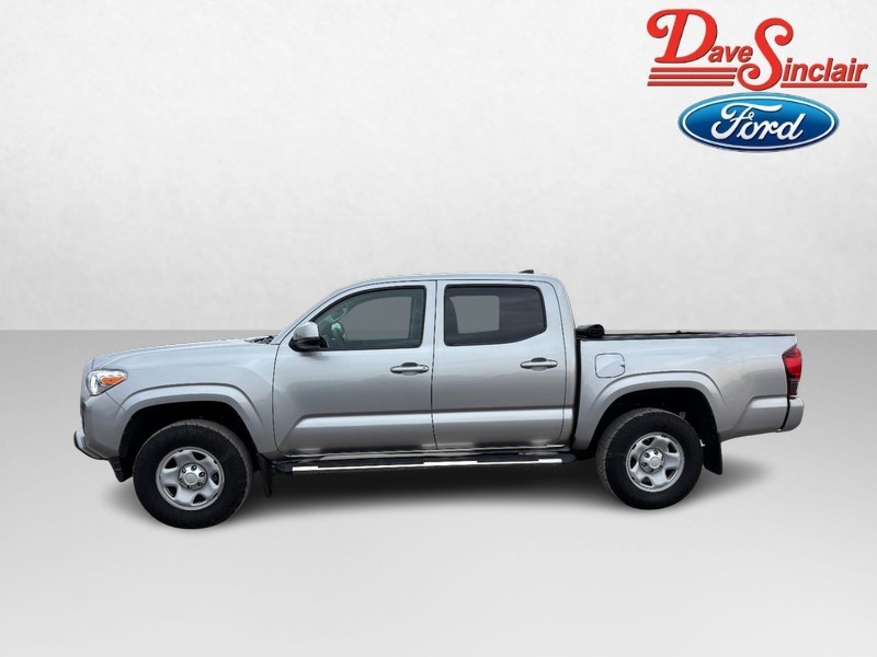Toyota Tacoma Vehicle Full-screen Gallery Image 10