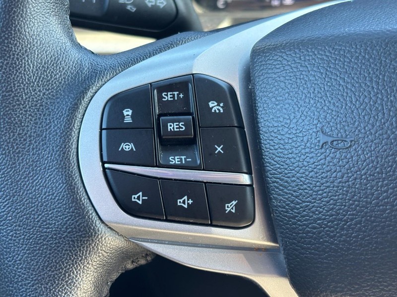 Ford Explorer Vehicle Full-screen Gallery Image 20