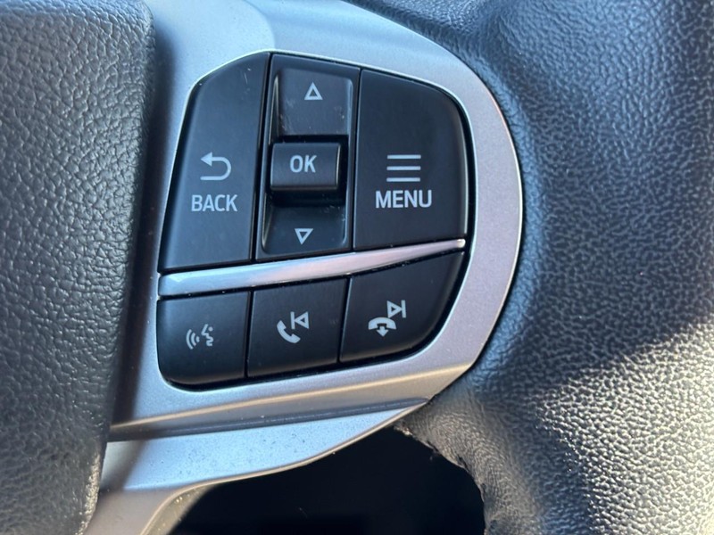 Ford Explorer Vehicle Full-screen Gallery Image 22