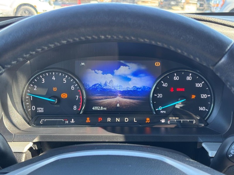 Ford Explorer Vehicle Full-screen Gallery Image 23