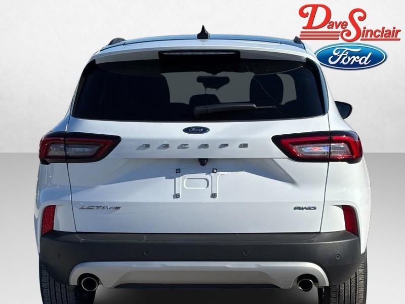 Ford Escape Vehicle Full-screen Gallery Image 08