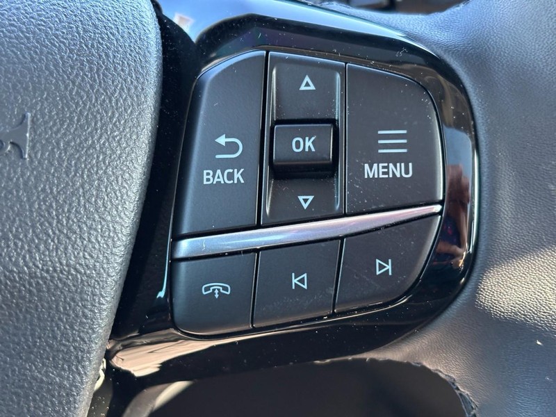 Ford Escape Vehicle Full-screen Gallery Image 21