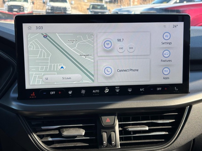 Ford Escape Vehicle Full-screen Gallery Image 23