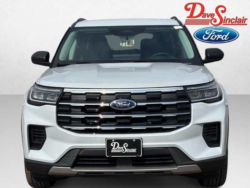 Ford Explorer Vehicle Image 02