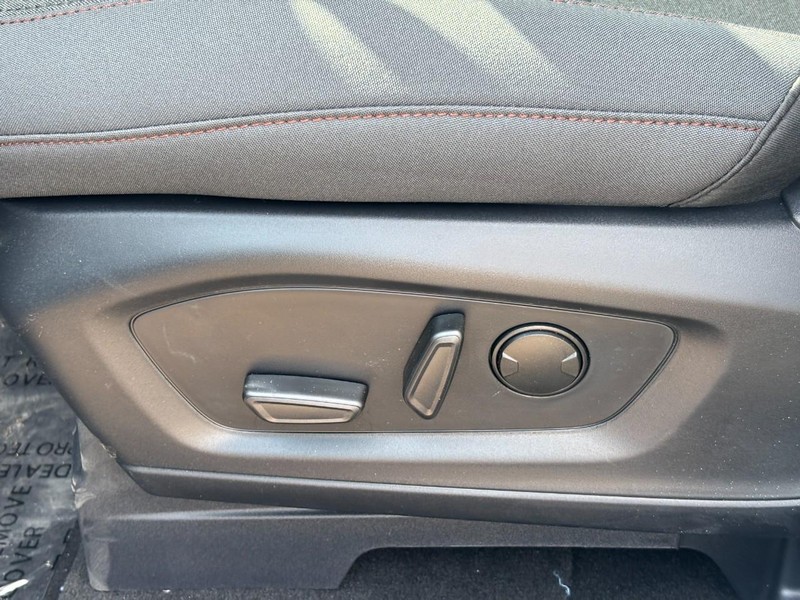 Ford Explorer Vehicle Image 17