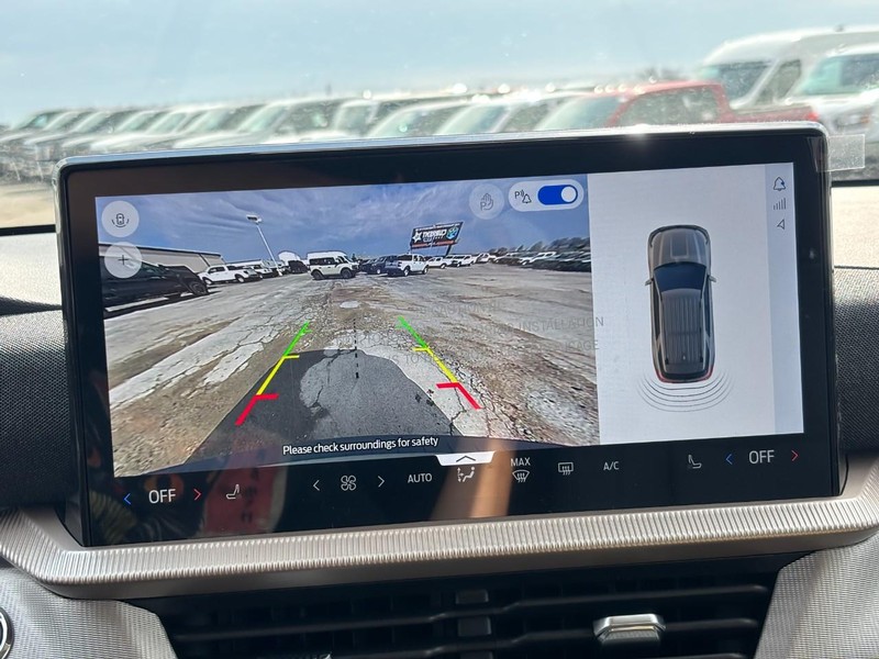 Ford Explorer Vehicle Image 23