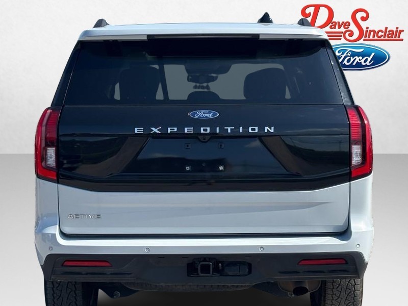 Ford Expedition Vehicle Full-screen Gallery Image 08
