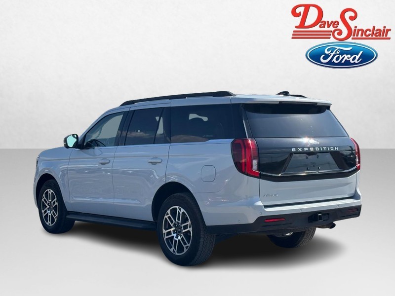 Ford Expedition Vehicle Full-screen Gallery Image 09