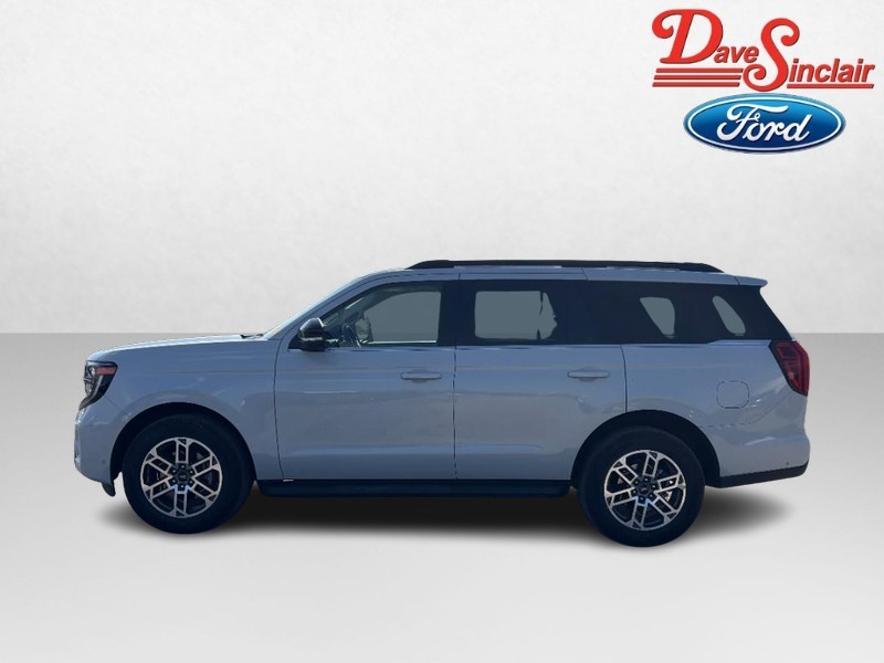 Ford Expedition Vehicle Full-screen Gallery Image 10