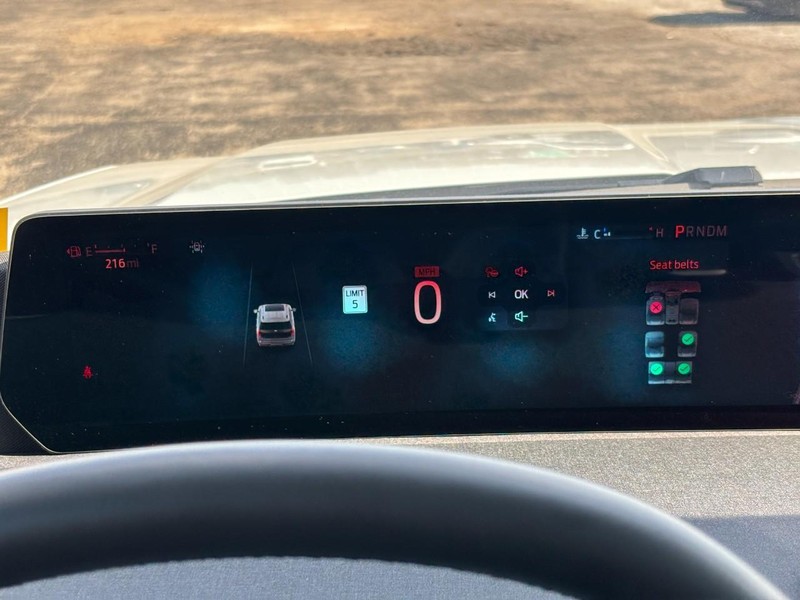 Ford Expedition Vehicle Full-screen Gallery Image 21