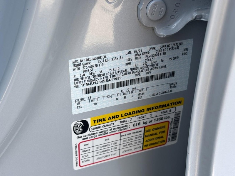 Ford Expedition Vehicle Full-screen Gallery Image 26