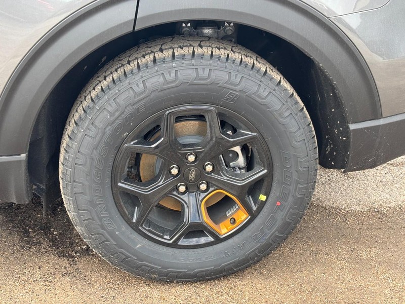 Ford Explorer Vehicle Image 11