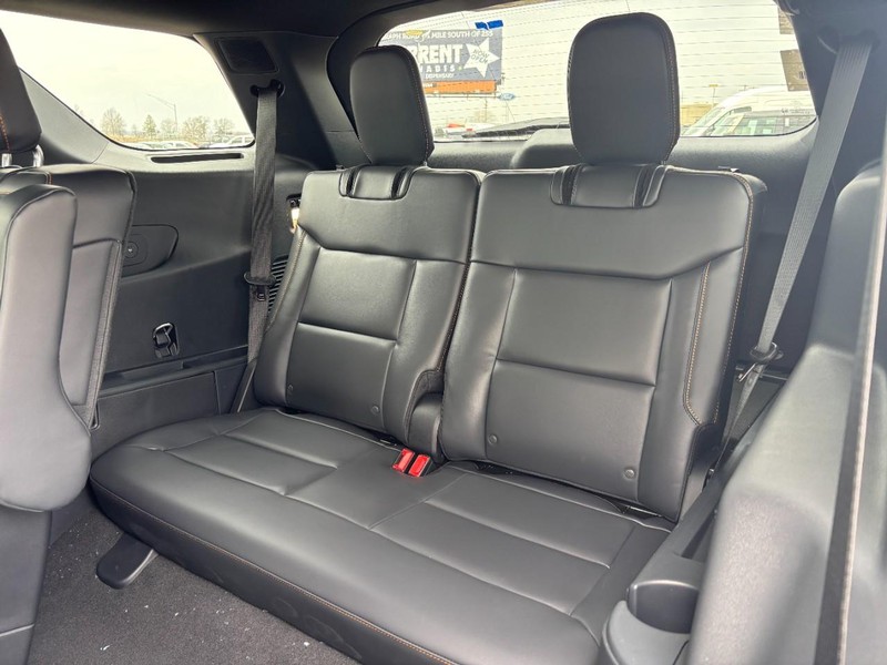 Ford Explorer Vehicle Image 12