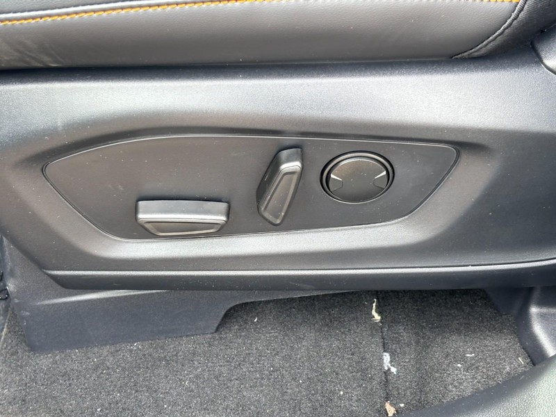 Ford Explorer Vehicle Image 17