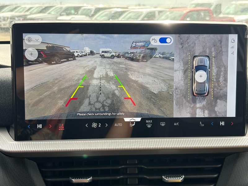 Ford Explorer Vehicle Image 23