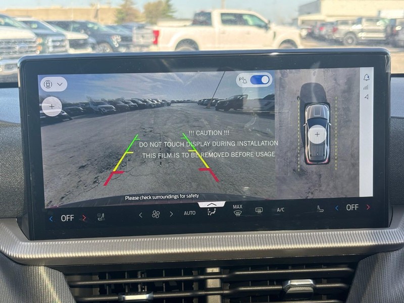Ford Explorer Vehicle Full-screen Gallery Image 23