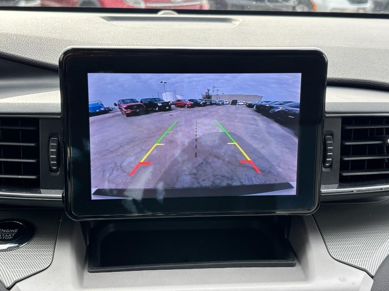 Ford Explorer Vehicle Full-screen Gallery Image 25