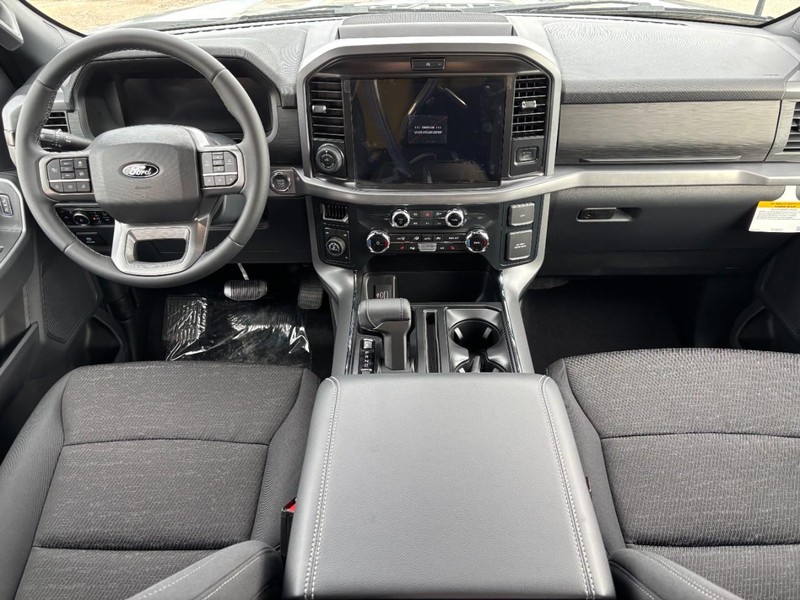 Ford F-150 Vehicle Full-screen Gallery Image 14