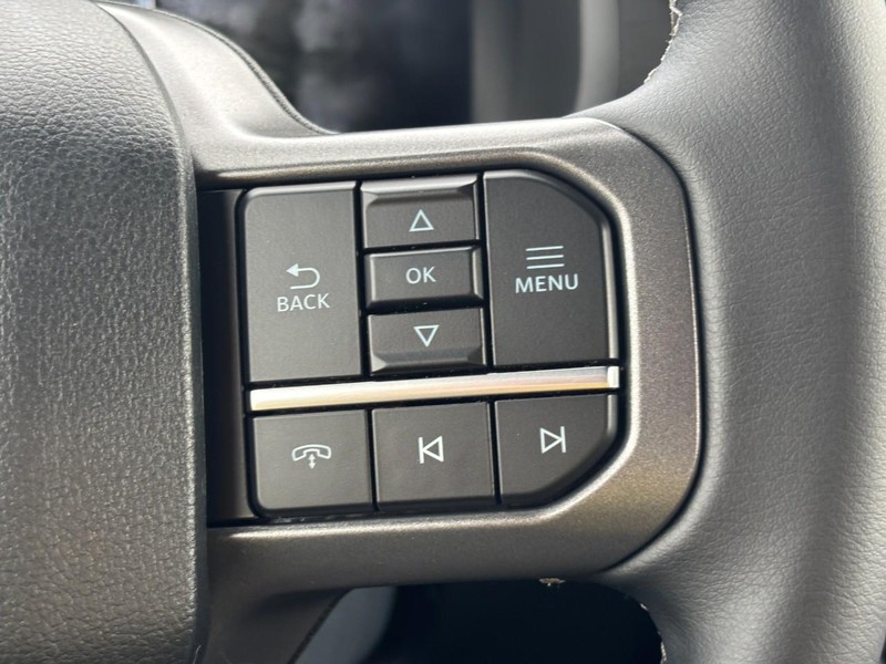 Ford F-150 Vehicle Full-screen Gallery Image 19