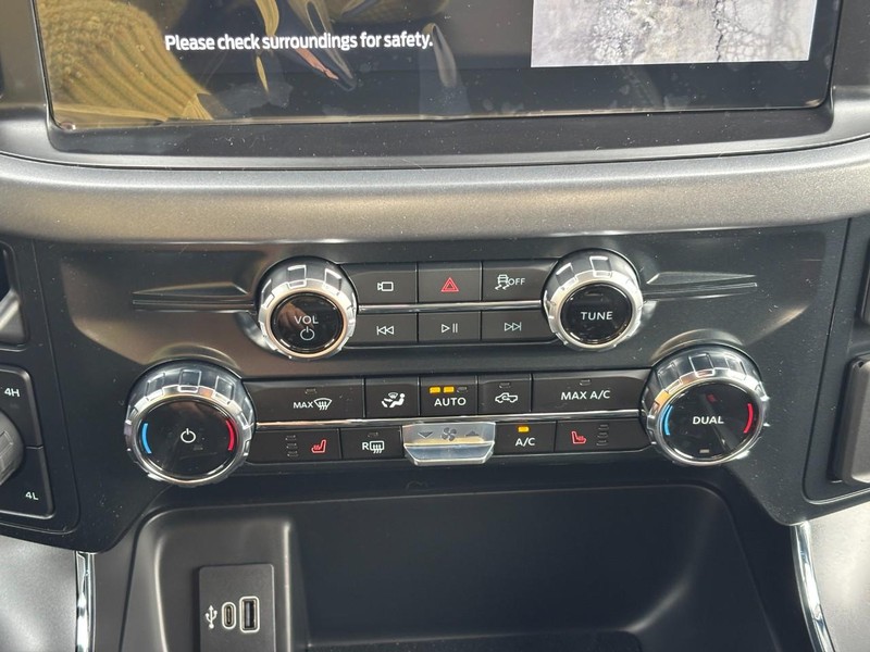 Ford F-150 Vehicle Full-screen Gallery Image 23