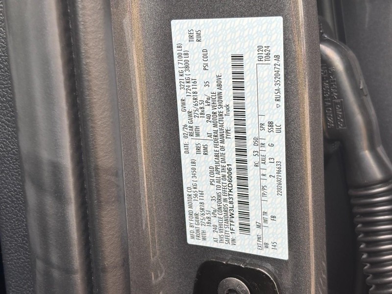 Ford F-150 Vehicle Full-screen Gallery Image 24