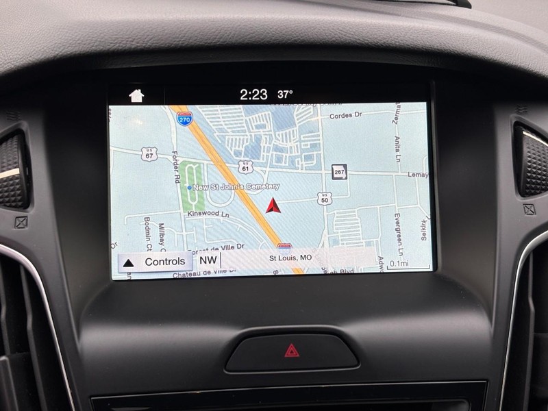 Ford Focus Vehicle Full-screen Gallery Image 21