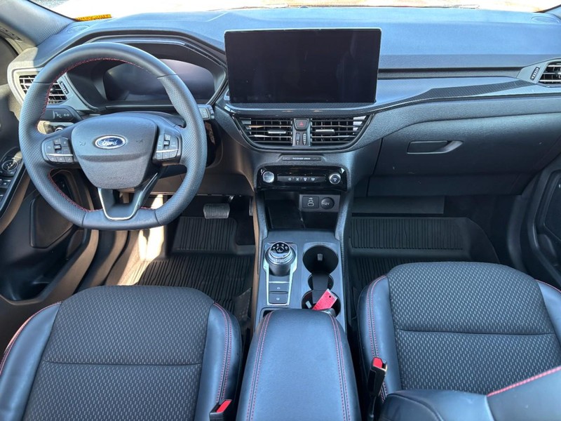 Ford Escape Vehicle Full-screen Gallery Image 14