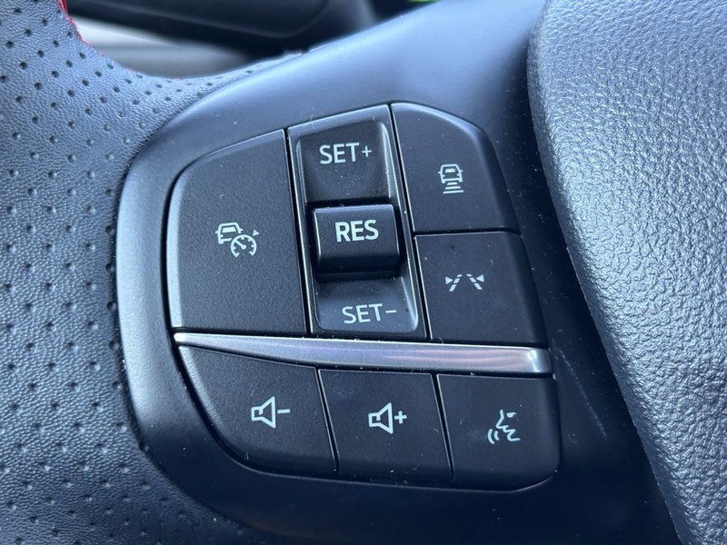 Ford Escape Vehicle Full-screen Gallery Image 19