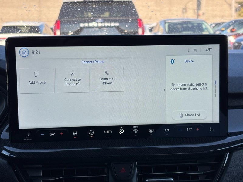 Ford Escape Vehicle Full-screen Gallery Image 23