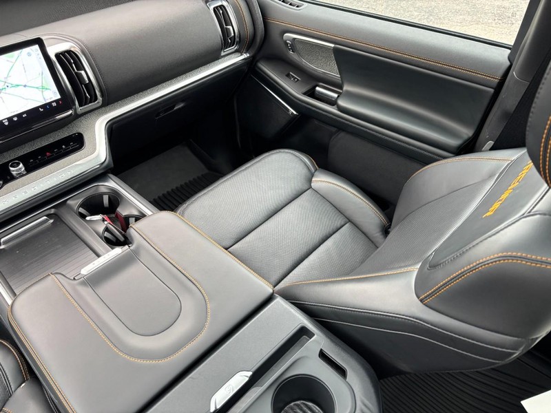 Ford Expedition Vehicle Image 16