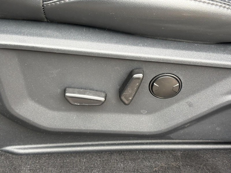 Ford Expedition Vehicle Image 17