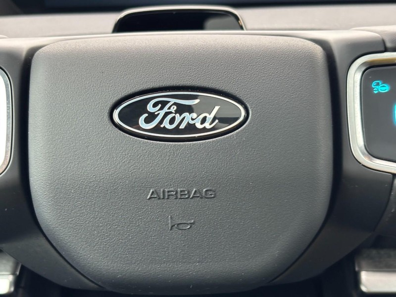 Ford Expedition Vehicle Image 21