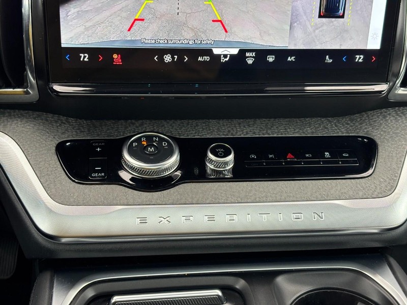 Ford Expedition Vehicle Image 27