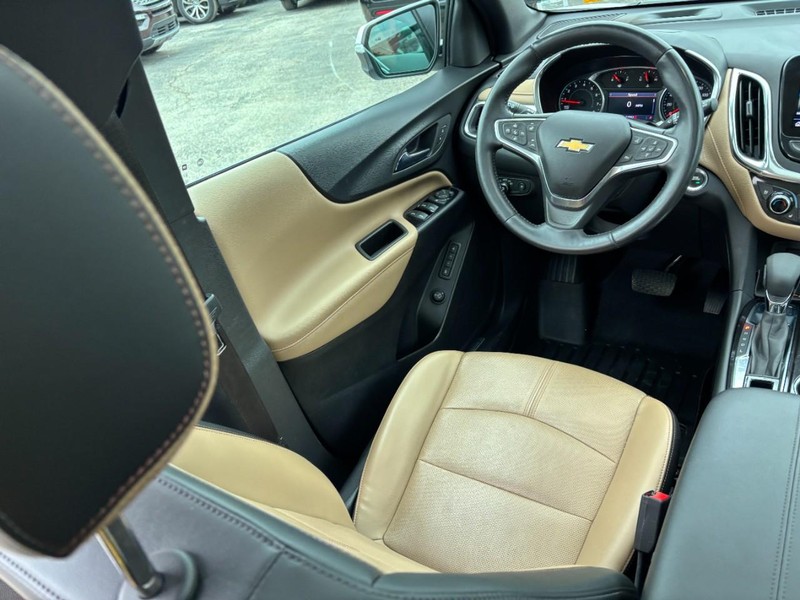 Chevrolet Equinox Vehicle Full-screen Gallery Image 11