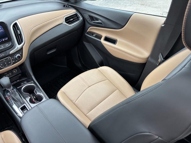 Chevrolet Equinox Vehicle Full-screen Gallery Image 13