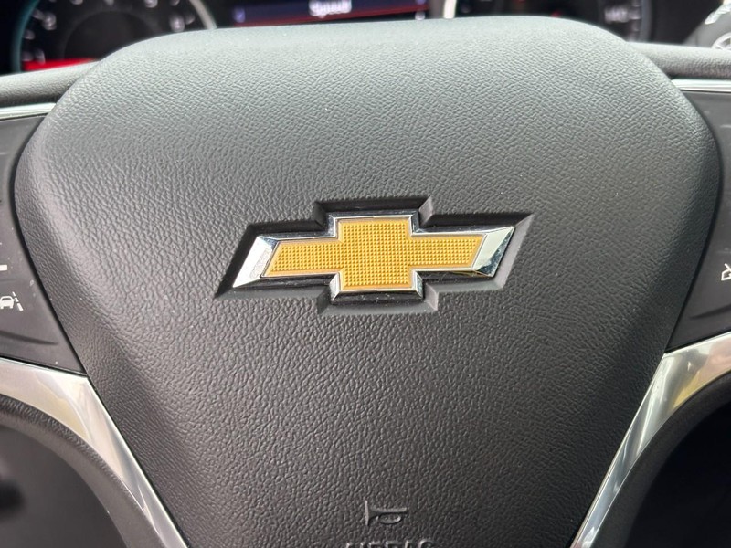 Chevrolet Equinox Vehicle Full-screen Gallery Image 18