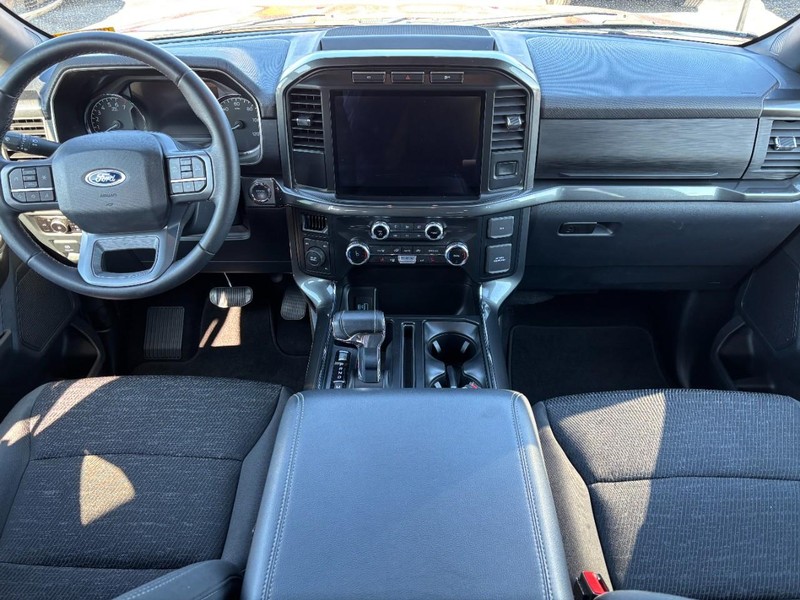 Ford F-150 Vehicle Full-screen Gallery Image 14