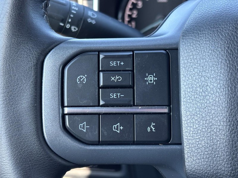 Ford F-150 Vehicle Full-screen Gallery Image 19